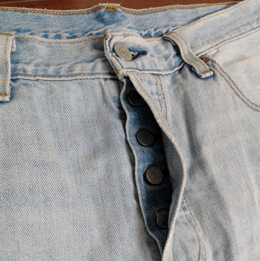 Levi's Lt Wash Denim Shorts Sz 30 - Picture 3 of 4